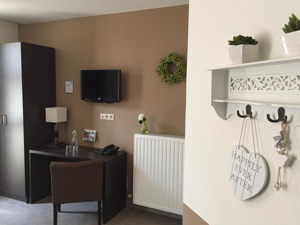 Hotel De Maaskant Maaseik Room photo
